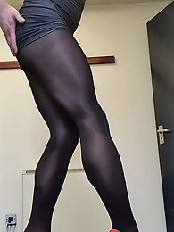 Legs in pantyhose / tights